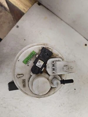 04-08 SUZUKI FORENZA RENO Conjunto de bomba de combustible Sensor de nivel de gas Unidad de envío OEM Foto 1 de 4