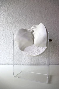 Vintage John Cutrone Contemporary Kiss Sculpture Lucite Stand 1983 Austin Prod - Picture 1 of 13