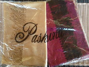 2 x New/Unworn 70% Pashmina 30% Silk Wrap/Shawls 1 Maroon/Black Paisley + 1 Tan - Bild 1 von 12
