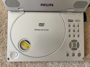 Philips PET810 Portable DVD Player - Bild 1 von 6