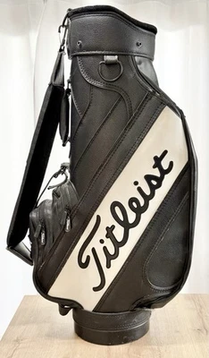 Bolsa de golfe de couro Titleist Staff Cart preta e branca 6 vias com alça de ombro - Imagem 1 de 4