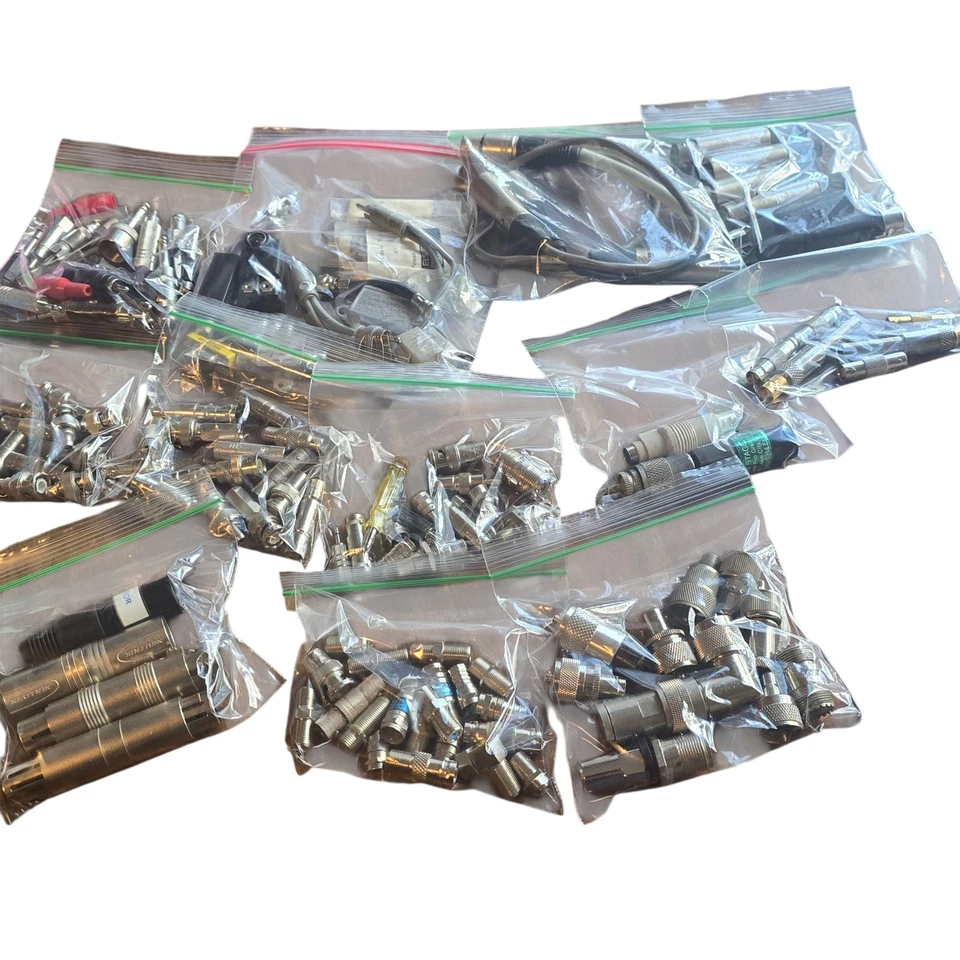 Lote de conectores y adaptadores de audio surtidos - BNC XLR RCA extremos de enchufe piezas a granel Foto 1 de 4