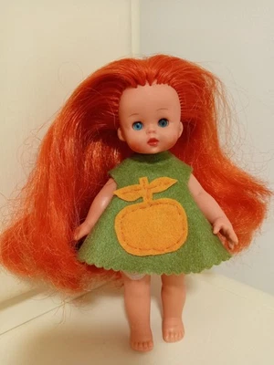 Fuga bambola mini furga Eva Nella Mela Rossa - Immagine 1 di 3