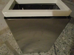 Edelstahl Mülleimer Wandmontage mit Plastikring für Müllsäcke - Bild 1 von 3