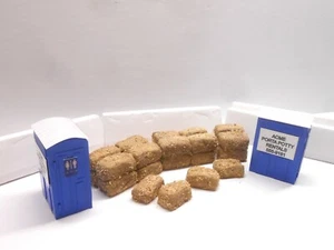 1/32 Scale Slot Car Scenery Porta Potty Bales Jersey Barriers Kit Scalextric SCX - Picture 1 of 7