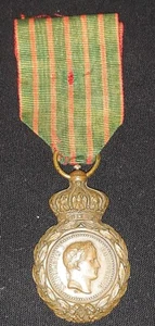 Médaille Militaire Médaille de Sainte Hèléne Nap III Bronze N°748/6 - Foto 1 di 4