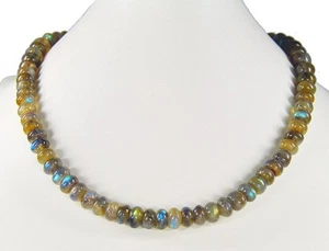 Bezaubernde Halskette aus dem Edelstein Labradorite in Button-Form - Picture 1 of 2
