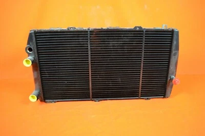 443 121 251 N -- Radiador NOS - AUDI 100 200 (C3) Foto 1 de 4