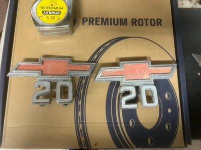 1967 1968 Chevrolet C20 K20 Chevy Fender Emblem Insignia 67 68 - Image 1 of 4