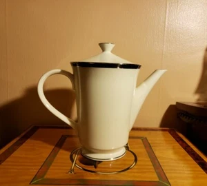 Lenox USA Black Royale Porcelain Coffee Pot - Picture 1 of 11