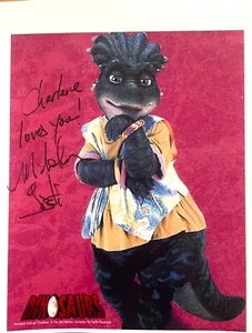 Hand-Signed DINOSAURS TV Show Character 'Charlene' by Actor Michelan Sisti; MINT - Imagen 1 de 1
