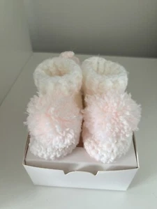Knit/Crochet Pom Pom Baby Booties For Baby Shower/Christening/Birthdays/New Mum - Picture 1 of 5