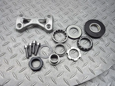 Braçadeira de guidão 2020 18-20 Triumph Street Triple RS 765 OEM tripla árvore hardware - Imagem 1 de 4