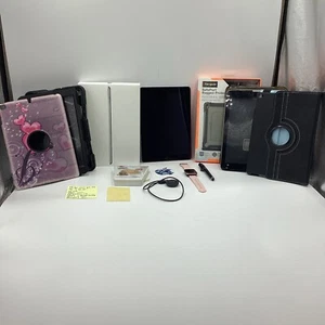 Apple MP2F2LL/A iPad 5th Gen 32GB, Wi-Fi, 9.7" Tablet - Space Gray Bundle Lot - Picture 1 of 24