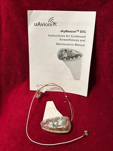 UAVIONIX SKYBEACON ADSB OUT GPS ENCODER LED LIGHT LED STROBE P/N UAV-1001856-002 - Picture 1 of 5