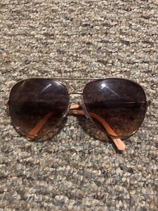 Liz Claiborne Women's Sunglasses Pink - Picture 1 of 3