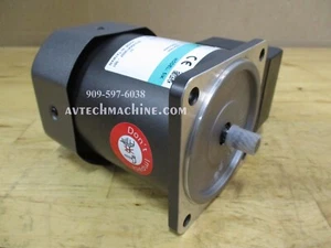 5IK60GN-SFTS Sesame Induction Motor With Small Box & Fan - Picture 1 of 5