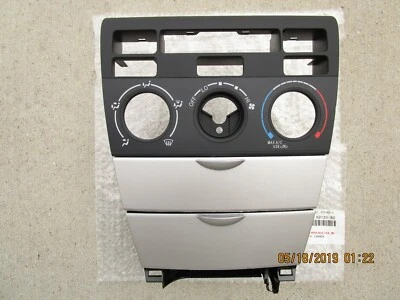 ПОДХОДИТ: 03-08 TOYOTA COROLLA ПРИБОРНОЙ ПАНЕЛИ КЛИМАТ-КОНТРОЛЬ ЛИЦЕВАЯ ПАНЕЛЬ ОБОДОК ОТДЕЛКА СЕРЕБРО НОВЫЙ - Изображение 1 из 4