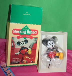 Colgador de medias Hallmark Walt Disney Mickey Mouse QSH810-9 en caja - Imagen 1 de 3