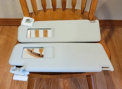 VENDEDOR DE EE. UU. 2009-2017 Volkswagen Tiguan visera de conductor y pasajero gris luz y espejo Foto 1 de 4