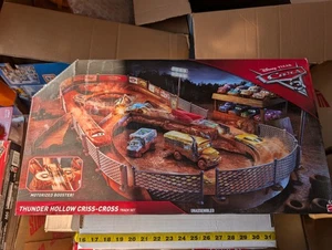 Disney Pixar CARS 3 Thunder Hollow Criss-Cross BRAND NEW Track Set NISB - Picture 1 of 4