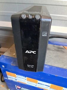 APC Back-UPS Pro 700 Battery Backup, BR700G. OHNE AKKU  - Bild 1 von 4