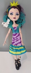 Ever After High Raven Queen Way Too Wonderland Doll Tiara Black Heels Cards Ace