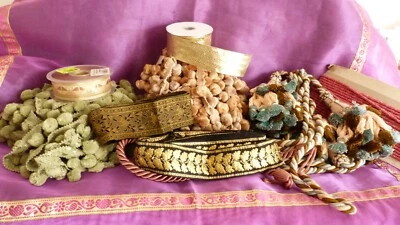 LOT PASSEMENTERIE ANCIENNE GALONS RUBANS GLANDS - Photo 1/4