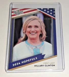 Hillary Clinton Decisione 2023 Aggiornamento FOGLIO ARGENTO 2024 SPERANZE #12 19/46 - Foto 1 di 2