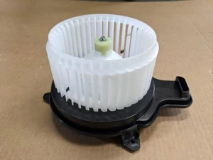 OEM 2016-2018 Chevy Malibu Buick Lacrosse HVAC A/C Heater Blower Motor 84486322 - Picture 1 of 9