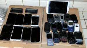 27 SAMSUNG CELL PHONES *PARTS REPAIR UNTESTED*  Filp Different Carriers Tablet - Picture 1 of 7