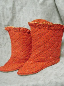 Vintage 60s 70s Booties Slippers Quilted NOS L Red Cotton Calico Lined ZIPPER - Picture 1 of 6