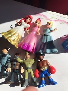 Disney Happy Meal Barbies Miniature Dolls And 4 Play mobile ? Men
