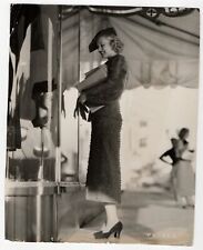photo Phyllis Brooks in Christmas shopping vintage 1940 beauty woman cinema
