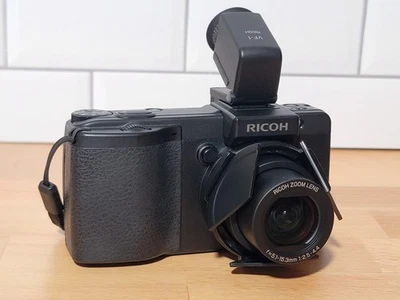 Cámara digital Ricoh GX200, kit visor VF-1, cámara digital CCD de 12,1 megapíxeles Foto 1 de 4
