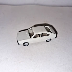 WIKING VW Passat grigio bianco 1975 - 1983 1:87 senza scatola originale - Foto 1 di 4
