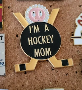 I'M A HOCKEY MOM ➔ Eishockey ➔ Pin/Pins  *aus Sammlung* 13875 - Bild 1 von 1