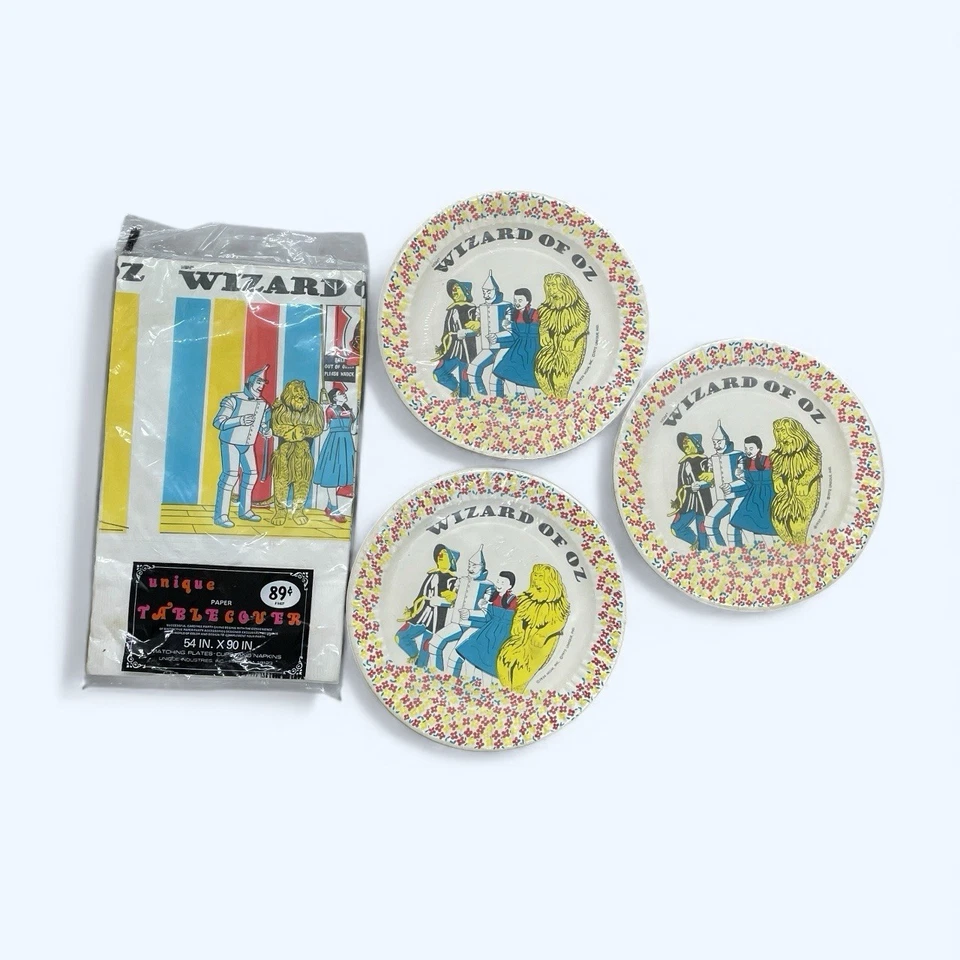 Vintage 1975 Wizard of Oz Party Set – Sealed Paper Plates & Sealed Tablecover - Image 1 of 4