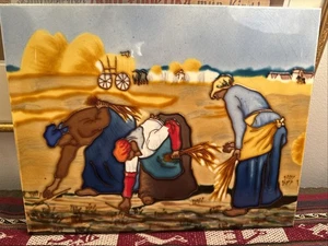Azulejo pintado a mano vintage “The Gleaners” 14” por 11” - Imagen 1 de 13