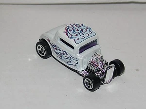 Hot Wheels 32 Ford Pearl White w/Flames - 5 Pack Exclusive - Thailand 1999 - Picture 1 of 2