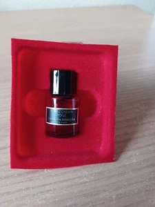 Carolina Herrera Amazonian Rose EDP 5ml Miniature Dab On Bottle Brand New - Picture 1 of 3