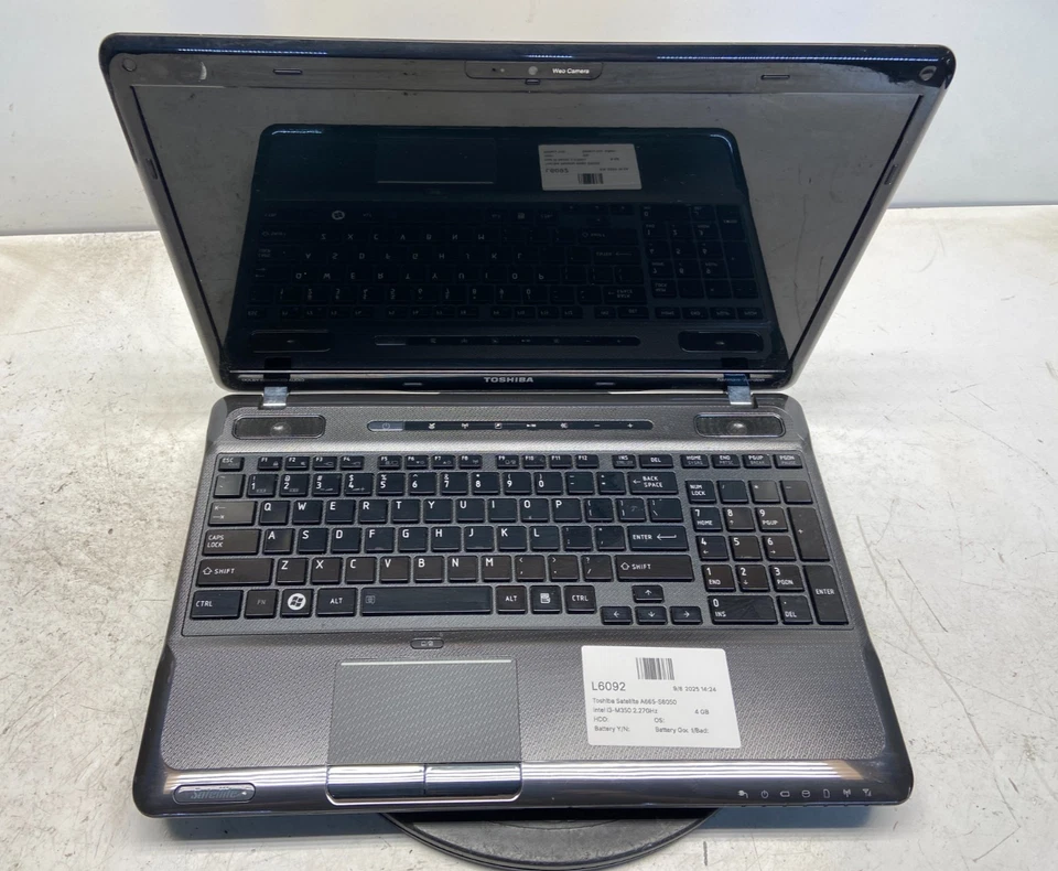 Toshiba Satellite A665-S6050 Intel i3-M350 2.27GHz 4 GB NO HDD - Image 1 of 4