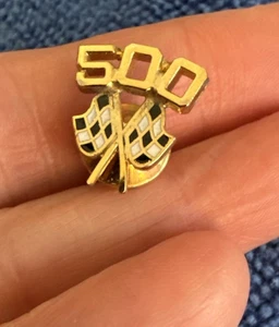 Vintage seltene Indianapolis Indy 500 karierte Flaggen Hutnadel 45 - Bild 1 von 1