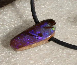 Boulder Opal 10 Karat Anhänger Unikat - Bild 1 von 9