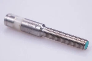PEPPERL FUCHS induktiver Sensor NJ1,5-8GM40-E2 Y16486 - Bild 1 von 2