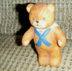 1979 RIGGLETS STANDING BEAR Lucy Riggs Enesco Lucy & Me with Gold Foil Tag - Bild 1 von 1