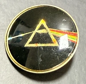 Prendedor botón metal prisma lado oscuro de la luna Pink Floyd vintage años 80 Inglaterra - Imagen 1 de 2
