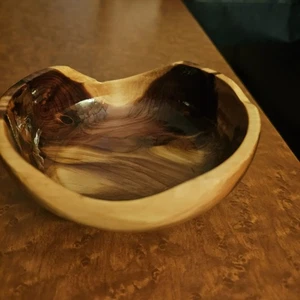 Juniper bowl with natural rim, beautifully handcrafted. Turned nut bowl with... - Picture 1 of 4