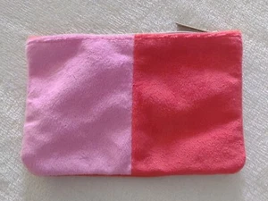 December 2022 Ipsy bag - Picture 1 of 3