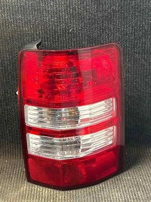 Fits 2008-12 JEEP LIBERTY Right Tail Light OEM:55157346ac - Изображение 1 из 4